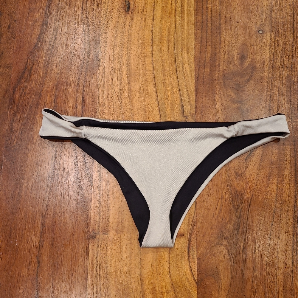 Pikai Swim reversible thong bikini bottom